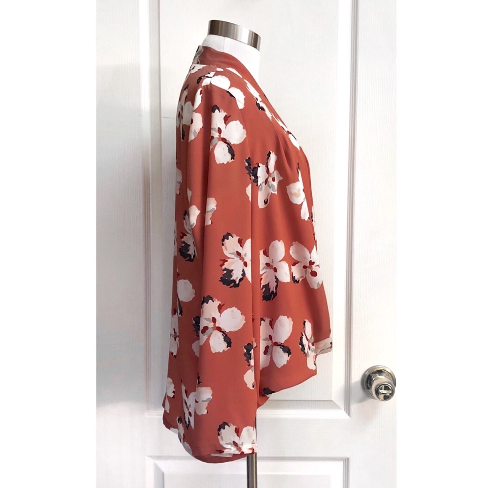 Ann Taylor Floral Blouse - Picture 2 of 6